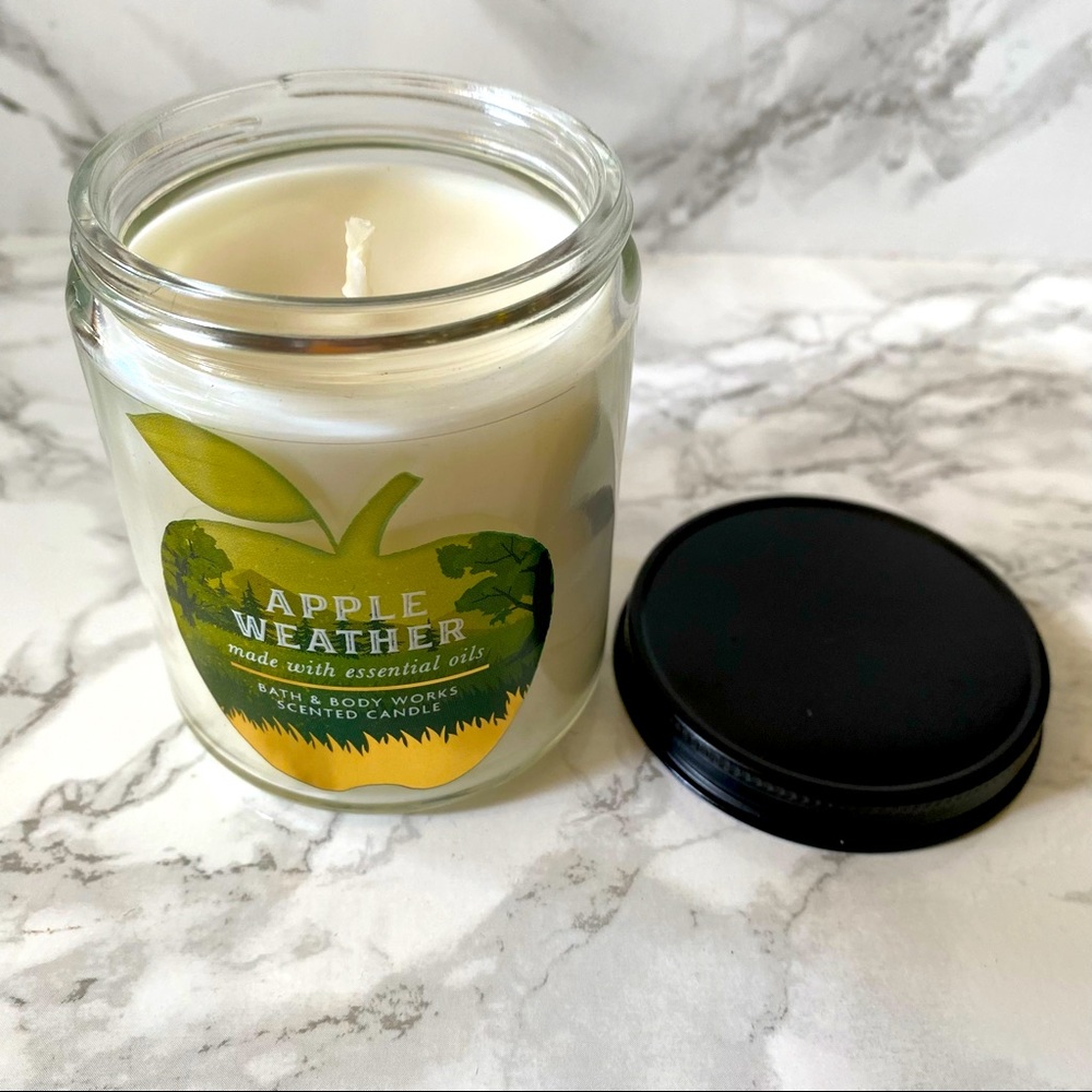 BBW Apple Weather Single Wick Candle